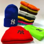 کلاه بافتنی در طرح و رنگ های متنوع فروش ویژه