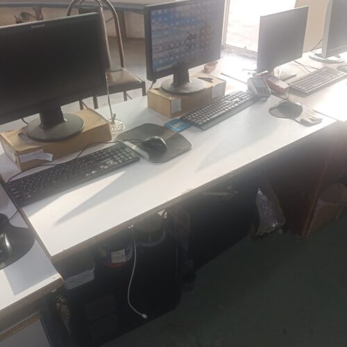 میز اداری و میز کامپیوتر