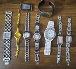 تعدادی ساعت زنانه مارک های مختلف نیاز به تعمیر