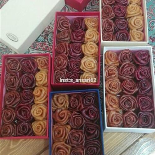 جعبه هدیه لواشک خانگی به شکل گل رز