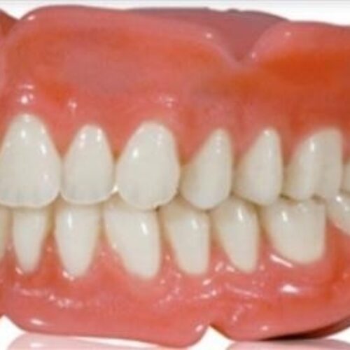 ساخت دندان مصنوعی برای افراد کاملا بی دندان