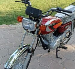 موتورسیکلت باختر ثامن سیکلت مدل 93 در حد خشک