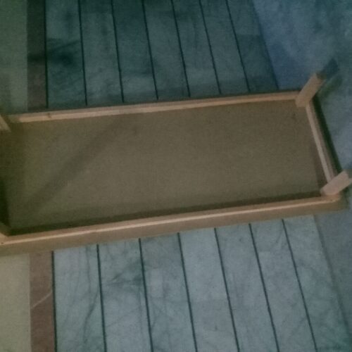 یک زیر تختی چوبی ویک زیر تختی فلزی دو نفره