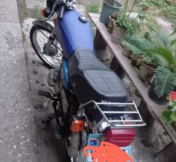 موتور سیکلت رنگ آبی