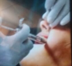 منشی مطب دندانپزشکی