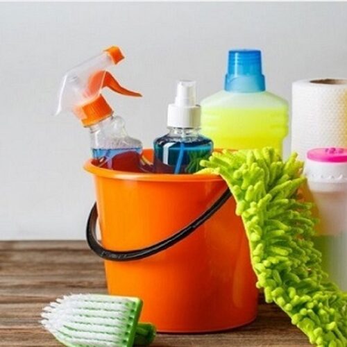 تمیزکاری راه پله و منزل