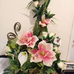 گل و گلدان و مجسمه