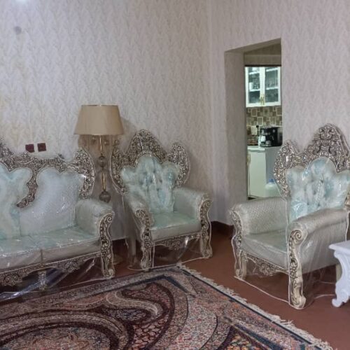 سلام خانه ویلایی روبروی پارک 2تا اتاق داره