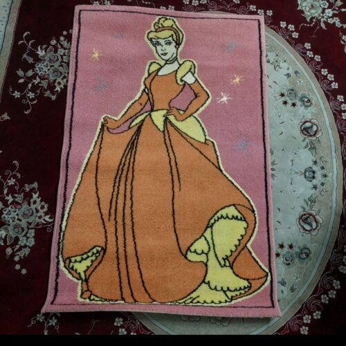 فرش سیندرلا  در حد نو سالم