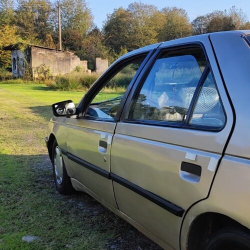 پژو 405 مدل 82