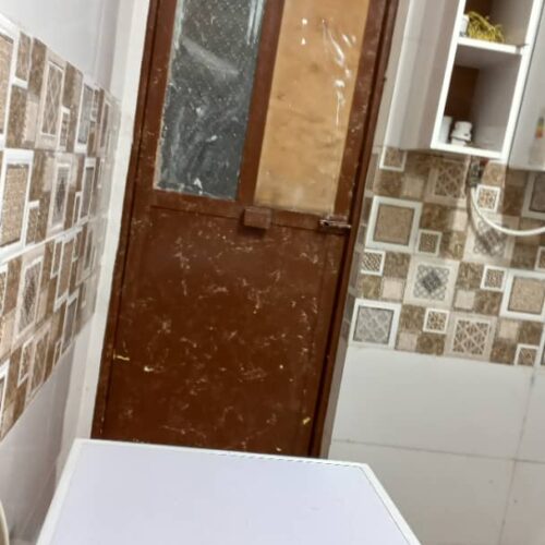 سلام خانه ویلایی روبروی پارک 2تا اتاق داره