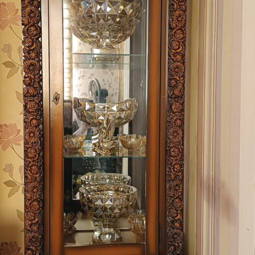 بوفه منبت کاریی ایستاده