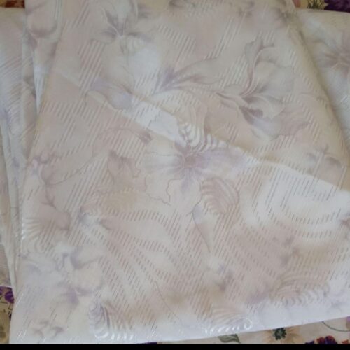 یک عدد لباس مجلسی وچادر عروس