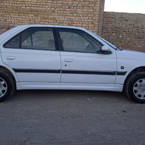 گلگیر‌طرف‌شاگرد‌نیمش‌رنگ‌وتمام