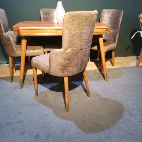 میز ناهارخوری