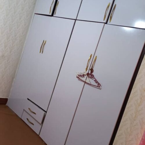 سلام خانه ویلایی روبروی پارک 2تا اتاق داره