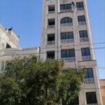 پیچ و رولپلاک نما کار در ارتفاع با طناب راپل بدن نیاز به داربست