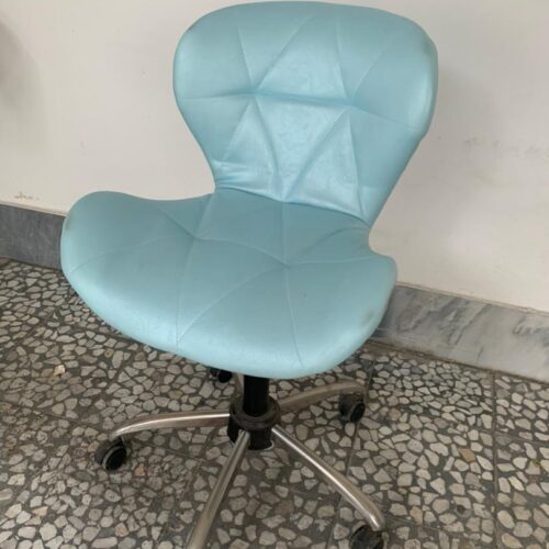 میز و صندلی ناخن کاری