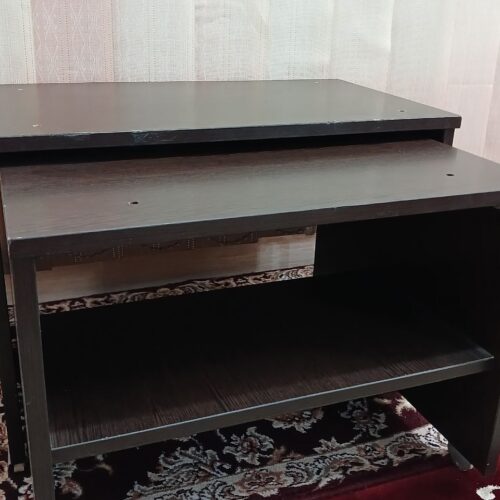 میز وسط خانه