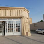 خانه صفردرمهروران 10سر دونبش دوخواب کاملا نور گیر مجهز به کمد دیواری کف سرامیک آشپزخانه ام دی اف سرویس ها مجهز پارکینگ مجهز نمای بیرون سنگ قیمت 2میلیارد تومان تخفیف پای قولنامه بااین شماره تماس بگیرین09155320580