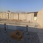 چهار دیواری داخل روستا