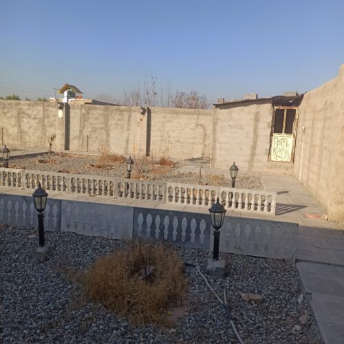 چهار دیواری داخل روستا