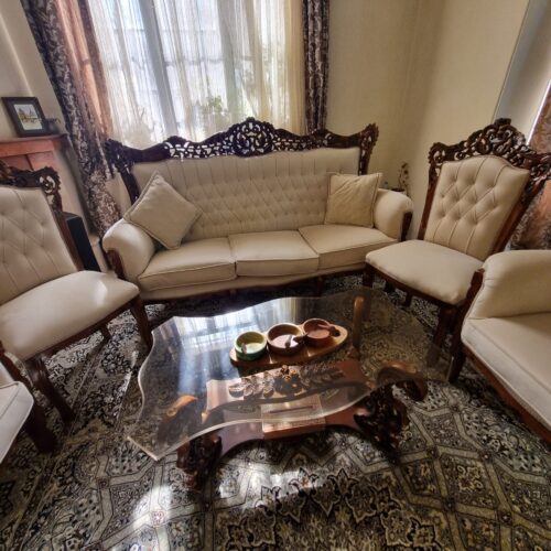 مبلمان سلطنتی همراه با میز ناهارخوری