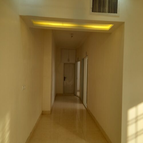 خانه صفردرمهروران 10سر دونبش دوخواب کاملا نور گیر مجهز به کمد دیواری کف سرامیک آشپزخانه ام دی اف سرویس ها مجهز پارکینگ مجهز نمای بیرون سنگ قیمت 2میلیارد تومان تخفیف پای قولنامه بااین شماره تماس بگیرین09155320580