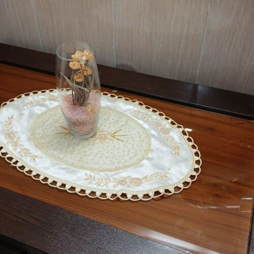 میز وسط خانه