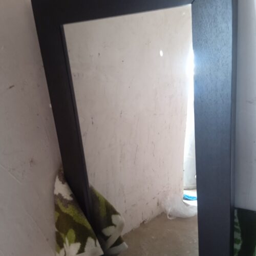 تخت و روتختی و میز تلوزیون