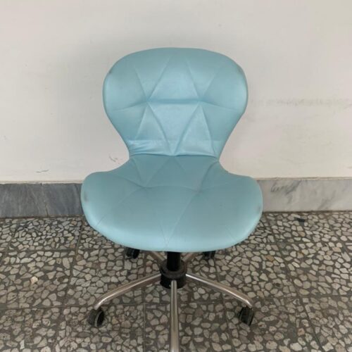 میز و صندلی ناخن کاری