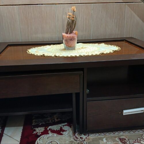میز وسط خانه