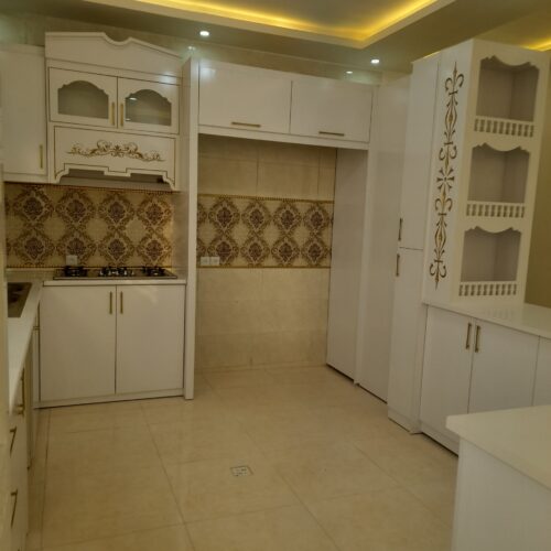 خانه صفردرمهروران 10سر دونبش دوخواب کاملا نور گیر مجهز به کمد دیواری کف سرامیک آشپزخانه ام دی اف سرویس ها مجهز پارکینگ مجهز نمای بیرون سنگ قیمت 2میلیارد تومان تخفیف پای قولنامه بااین شماره تماس بگیرین09155320580