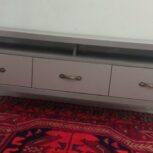 میزتلویزیون چوبی به رنگ طوسی