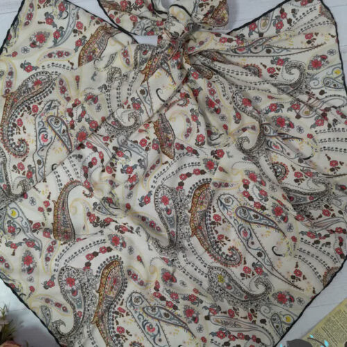 مرکز انواع شال و روسری