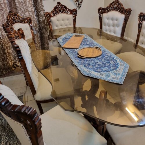 مبلمان سلطنتی همراه با میز ناهارخوری