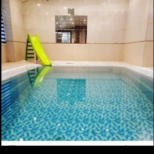 ویلای استخردارسرپوشیده ی اب گرم