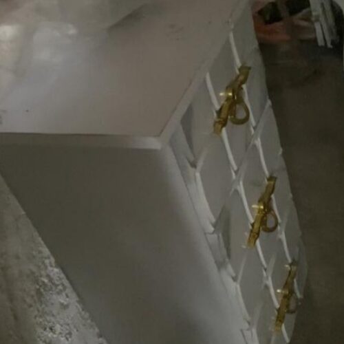 میز و صندلی ناخن کاری