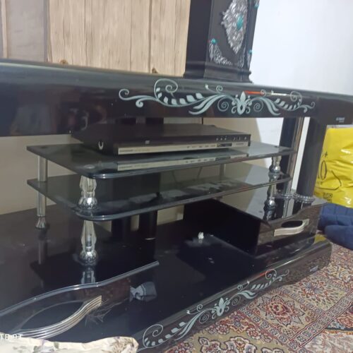 میز تلویزیون شیشه ای سالم