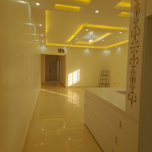 خانه صفردرمهروران 10سر دونبش دوخواب کاملا نور گیر مجهز به کمد دیواری کف سرامیک آشپزخانه ام دی اف سرویس ها مجهز پارکینگ مجهز نمای بیرون سنگ قیمت 2میلیارد تومان تخفیف پای قولنامه بااین شماره تماس بگیرین09155320580