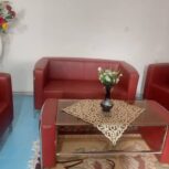 یک دست مبل 5نفره چرم همراه بایک عددجلومبلی