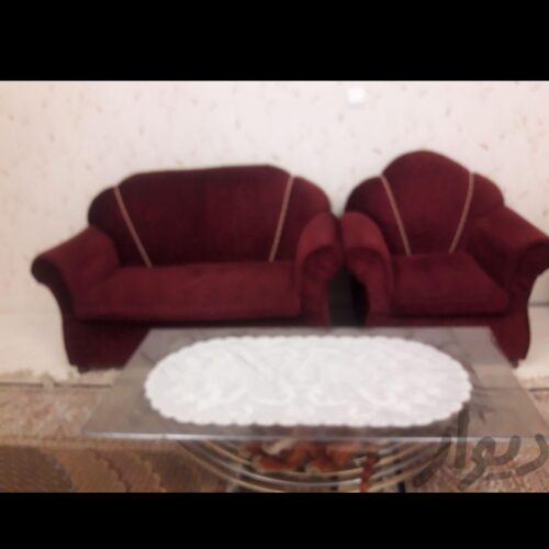 مبل هفت نفره با دو عدد میز شیشه ی با کاور مبل هفت نفره