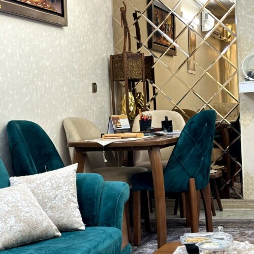 سرویس مبل راحتی 8نفره به همراه میزناهارخوری 4نفره