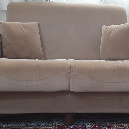 مبل راحتی و میز عسلی