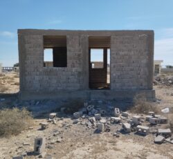 فروش یک قطعه زمین مسکونی  دارای یک خانه وامی مسقف