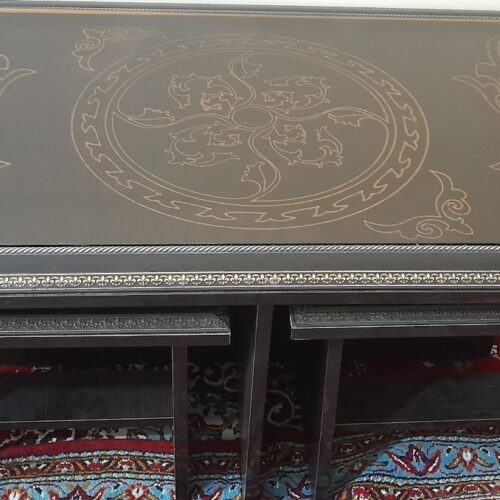 مبل راحتی و میز عسلی