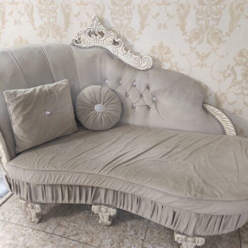 مبل هفت نفره همراه یه جلو مبلی و دومیزعسلی