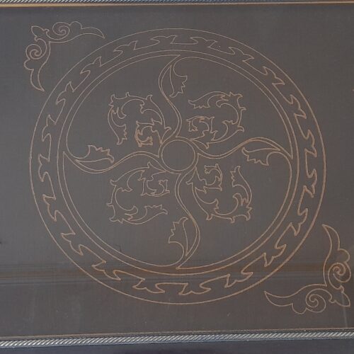 مبل راحتی و میز عسلی