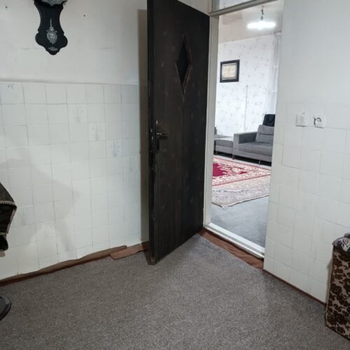 خانه ویلایی همراه با باغچه 380متر