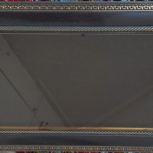 مبل راحتی و میز عسلی